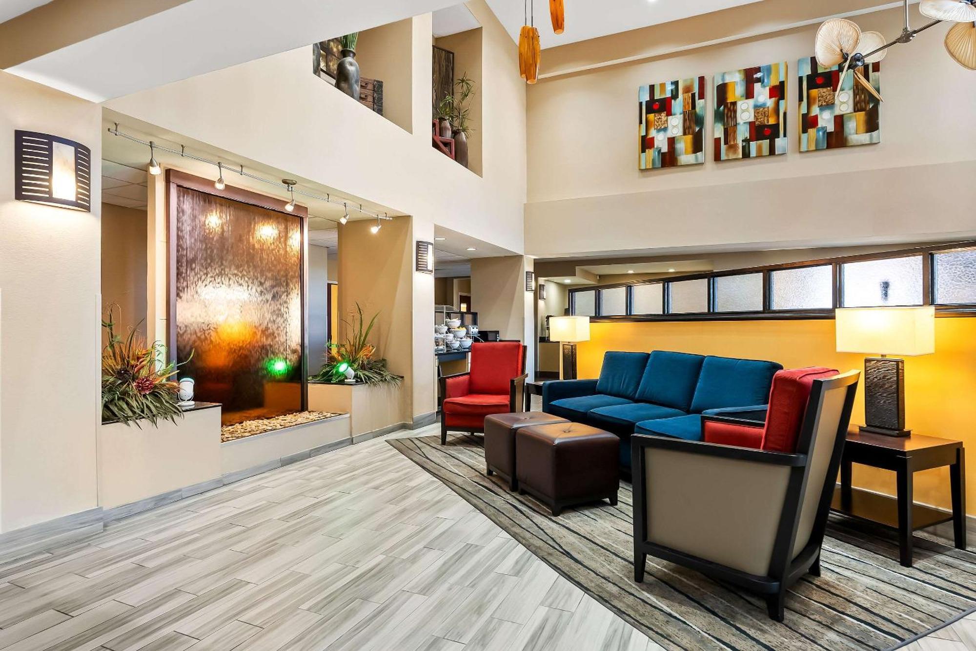 Comfort Suites Panama City Near Tyndall Afb Exterior photo