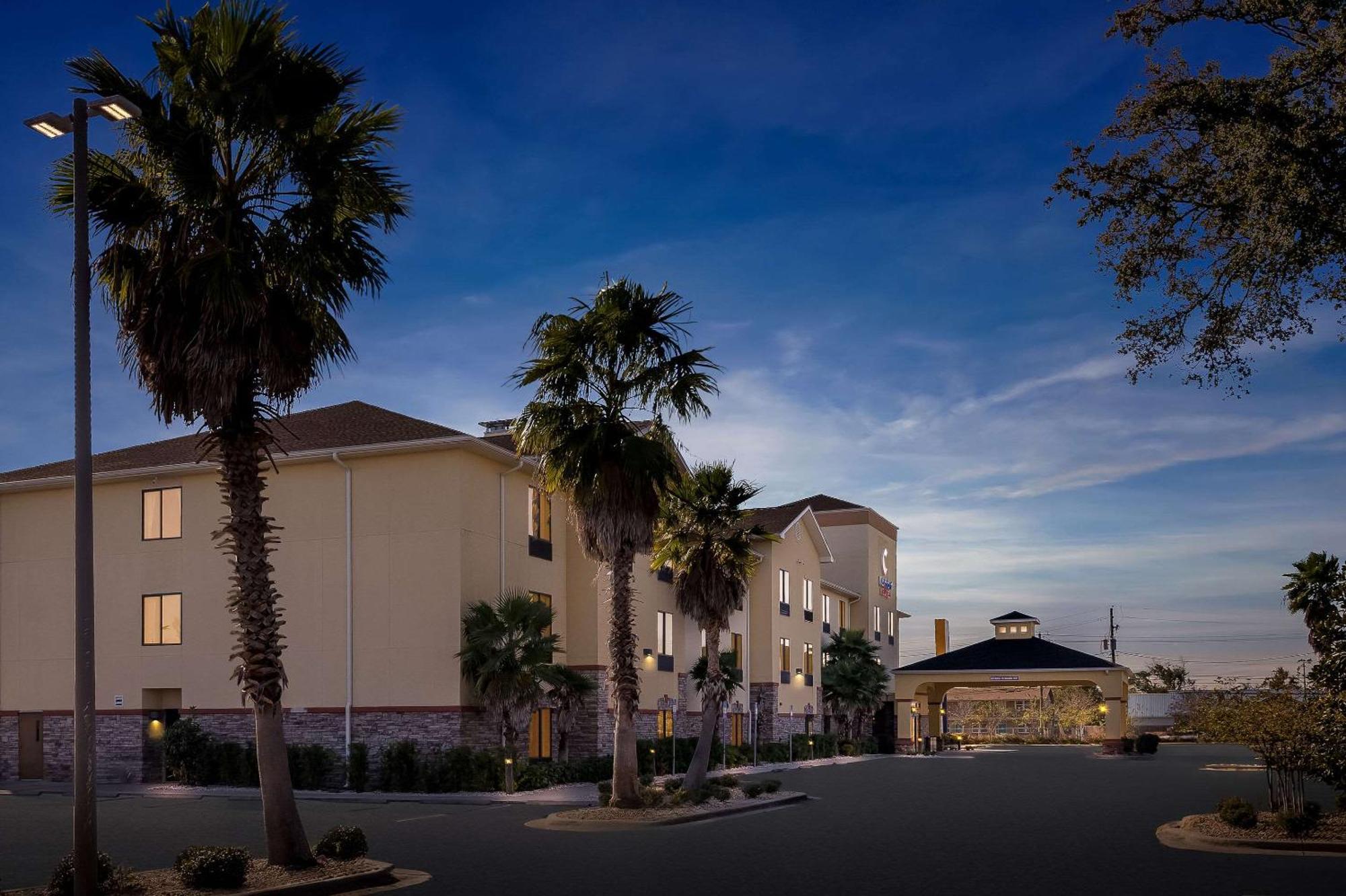 Comfort Suites Panama City Near Tyndall Afb Exterior photo